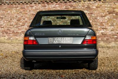 1992 Mercedes - Benz Mercedes Benz 200 E W124 &ldquo;36.000 km with one owner&rdquo; NEW ORIGINAL CONDITION