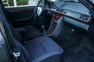 1992 Mercedes - Benz Mercedes Benz 200 E W124 &ldquo;36.000 km with one owner&rdquo; NEW ORIGINAL CONDITION