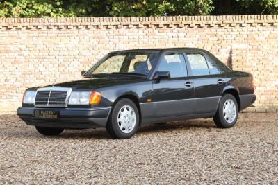 1992 Mercedes - Benz Mercedes Benz 200 E W124 &ldquo;36.000 km with one owner&rdquo; NEW ORIGINAL CONDITION