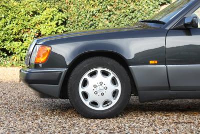 1992 Mercedes - Benz Mercedes Benz 200 E W124 &ldquo;36.000 km with one owner&rdquo; NEW ORIGINAL CONDITION