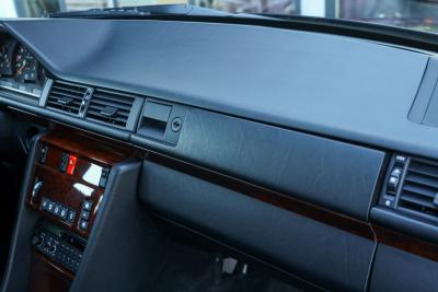 1992 Mercedes - Benz Mercedes Benz 200 E W124 &ldquo;36.000 km with one owner&rdquo; NEW ORIGINAL CONDITION