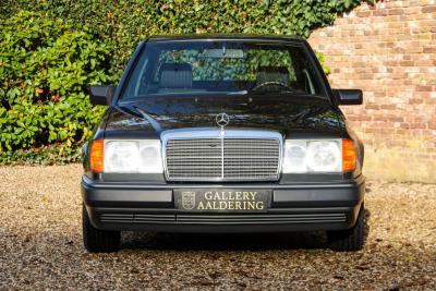 1992 Mercedes - Benz Mercedes Benz 200 E W124 &ldquo;36.000 km with one owner&rdquo; NEW ORIGINAL CONDITION