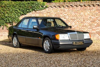 1992 Mercedes - Benz Mercedes Benz 200 E W124 &ldquo;36.000 km with one owner&rdquo; NEW ORIGINAL CONDITION