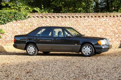 1992 Mercedes - Benz Mercedes Benz 200 E W124 &ldquo;36.000 km with one owner&rdquo; NEW ORIGINAL CONDITION