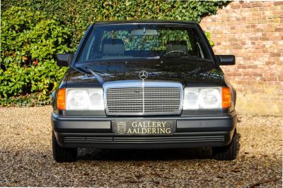 1992 Mercedes - Benz Mercedes Benz 200 E W124 &ldquo;36.000 km with one owner&rdquo; NEW ORIGINAL CONDITION