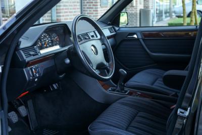 1992 Mercedes - Benz Mercedes Benz 200 E W124 &ldquo;36.000 km with one owner&rdquo; NEW ORIGINAL CONDITION