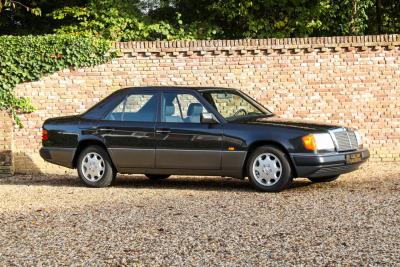 1992 Mercedes - Benz Mercedes Benz 200 E W124 &ldquo;36.000 km with one owner&rdquo; NEW ORIGINAL CONDITION
