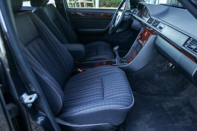 1992 Mercedes - Benz Mercedes Benz 200 E W124 &ldquo;36.000 km with one owner&rdquo; NEW ORIGINAL CONDITION