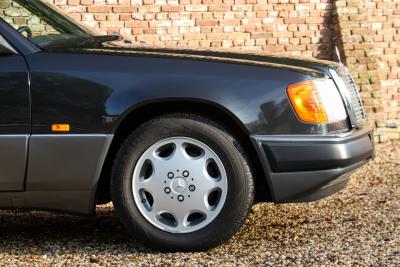 1992 Mercedes - Benz Mercedes Benz 200 E W124 &ldquo;36.000 km with one owner&rdquo; NEW ORIGINAL CONDITION