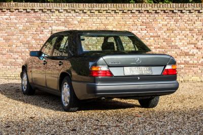 1992 Mercedes - Benz Mercedes Benz 200 E W124 &ldquo;36.000 km with one owner&rdquo; NEW ORIGINAL CONDITION