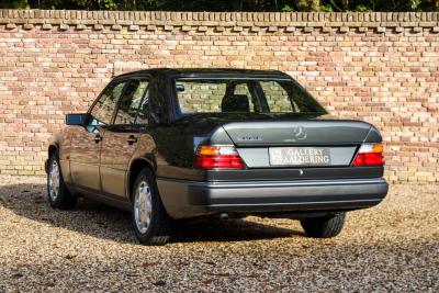 1992 Mercedes - Benz Mercedes Benz 200 E W124 &ldquo;36.000 km with one owner&rdquo; NEW ORIGINAL CONDITION