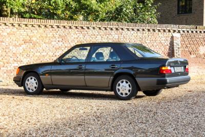 1992 Mercedes - Benz Mercedes Benz 200 E W124 &ldquo;36.000 km with one owner&rdquo; NEW ORIGINAL CONDITION