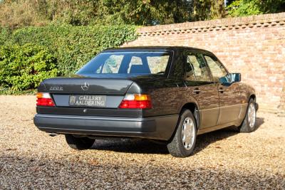 1992 Mercedes - Benz Mercedes Benz 200 E W124 &ldquo;36.000 km with one owner&rdquo; NEW ORIGINAL CONDITION