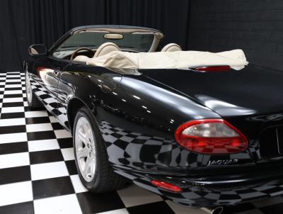 2000 Jaguar XK-Series