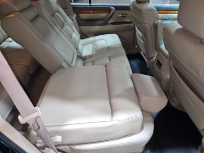 2004 Lexus LX 470
