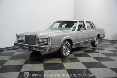 1988 Lincoln Town Car Signature Series