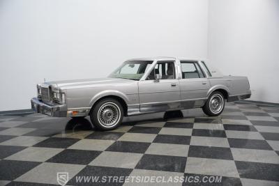 1988 Lincoln Town Car Signature Series