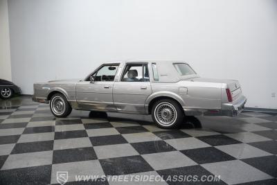 1988 Lincoln Town Car Signature Series
