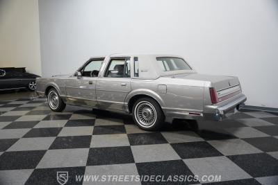 1988 Lincoln Town Car Signature Series