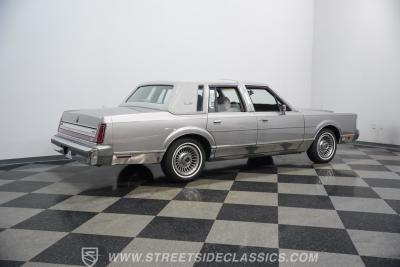 1988 Lincoln Town Car Signature Series
