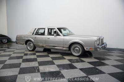 1988 Lincoln Town Car Signature Series