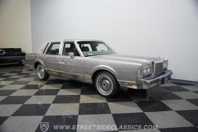 1988 Lincoln Town Car Signature Series