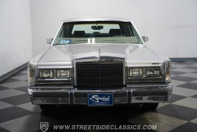 1988 Lincoln Town Car Signature Series