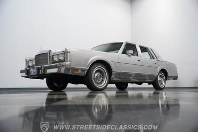 1988 Lincoln Town Car Signature Series