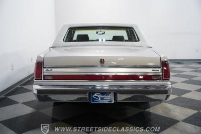 1988 Lincoln Town Car Signature Series