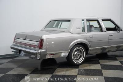 1988 Lincoln Town Car Signature Series