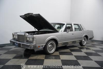 1988 Lincoln Town Car Signature Series