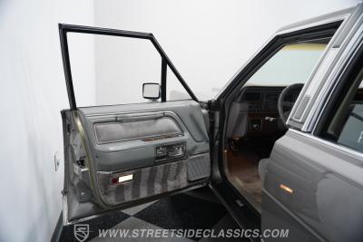 1988 Lincoln Town Car Signature Series