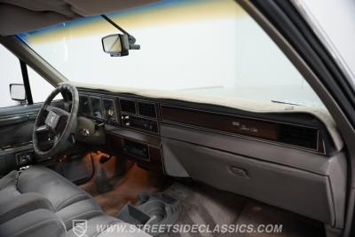 1988 Lincoln Town Car Signature Series