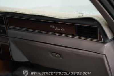 1988 Lincoln Town Car Signature Series