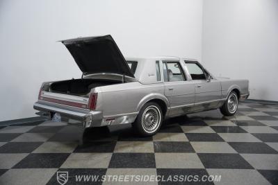 1988 Lincoln Town Car Signature Series