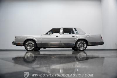 1988 Lincoln Town Car Signature Series