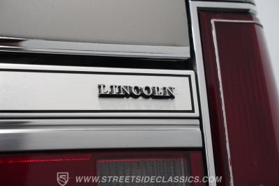 1988 Lincoln Town Car Signature Series