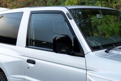 1999 Mitsubishi PAJERO