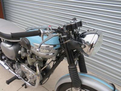 1961 Triumph T120R BONNEVILLE