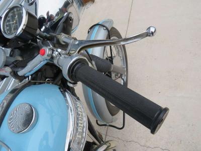 1961 Triumph T120R BONNEVILLE