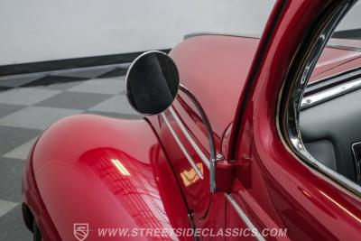 1939 Ford Deluxe Coupe