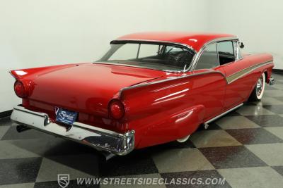 1957 Ford Fairlane 500 Club Victoria