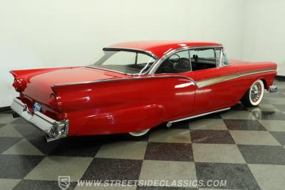 1957 Ford Fairlane 500 Club Victoria