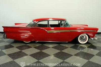 1957 Ford Fairlane 500 Club Victoria