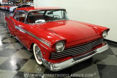 1957 Ford Fairlane 500 Club Victoria