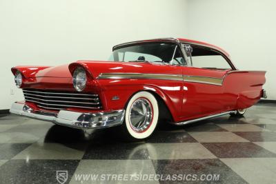 1957 Ford Fairlane 500 Club Victoria