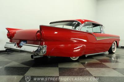 1957 Ford Fairlane 500 Club Victoria