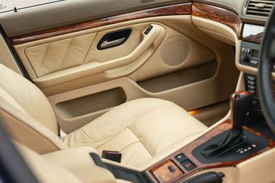 1999 BMW 523I