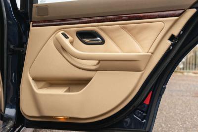 1999 BMW 523I