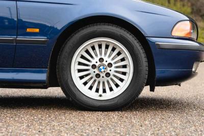 1999 BMW 523I